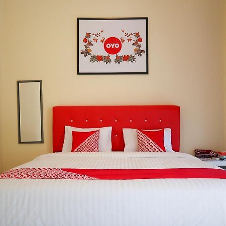 Oyo 2202 Delima Guest House Syariah Padang Kültér fotó